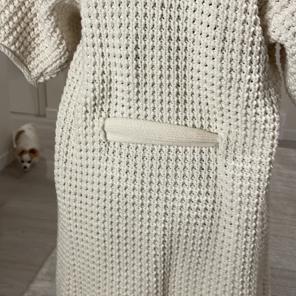 Style& Co Ivory Collared Chunky Knit belted short sleeve long sweater. - Picture 3 of 6